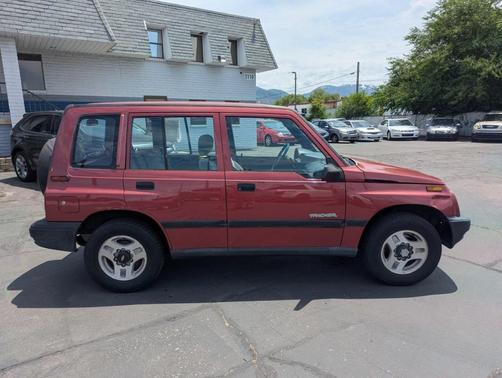 1998 Chevrolet Tracker Base
