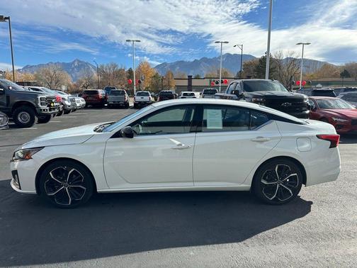 2023 Nissan Altima 2.5 SR