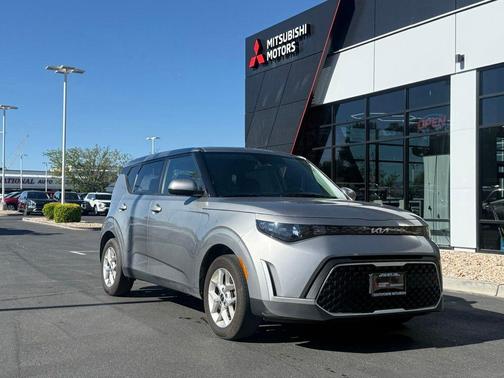 Steel Gray 2024 Kia Soul LX