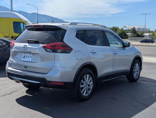 Brilliant Silver Metallic 2020 Nissan Rogue SV