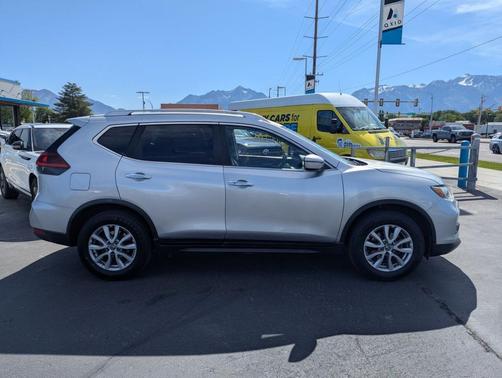 Brilliant Silver Metallic 2020 Nissan Rogue SV