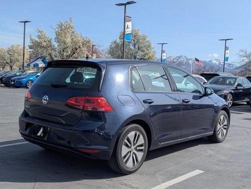 2016 Volkswagen e-Golf SE
