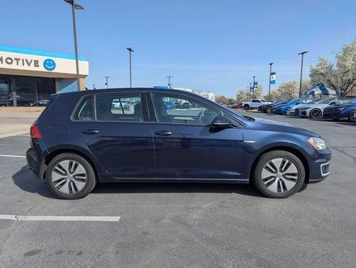 2016 Volkswagen e-Golf SE