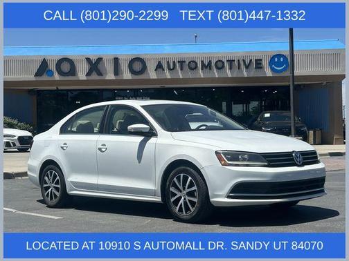 Pure White 2017 Volkswagen Jetta 1.4T SE