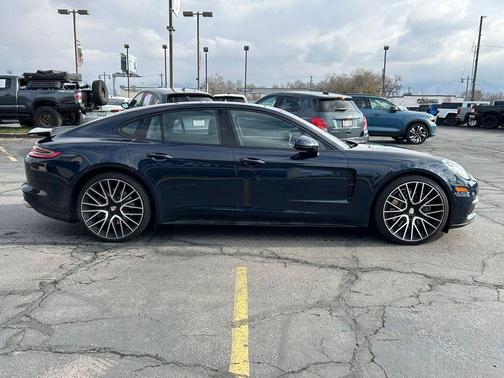 2019 Porsche Panamera 4