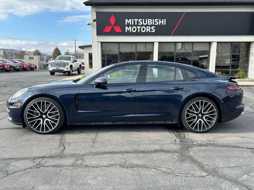 2019 Porsche Panamera 4