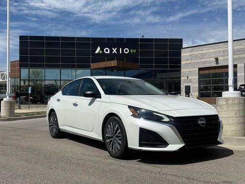 White 2024 Nissan Altima 2.5 SV