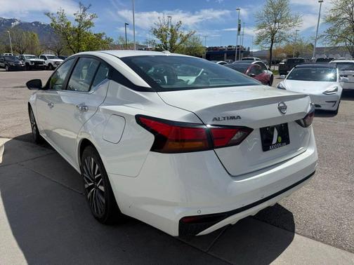 White 2024 Nissan Altima 2.5 SV