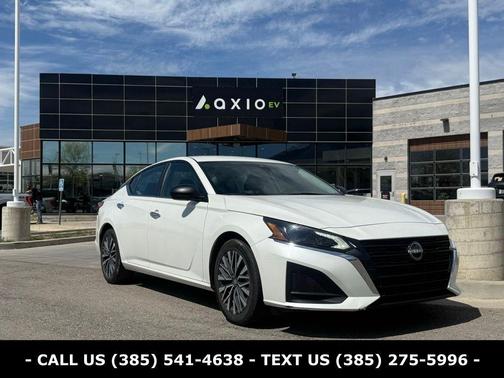 White 2024 Nissan Altima 2.5 SV