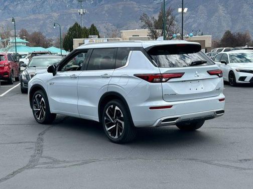 Diamond White 2025 Mitsubishi Outlander PHEV SEL