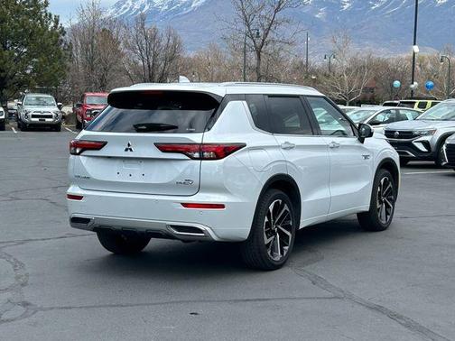 2025 Mitsubishi Outlander PHEV SEL