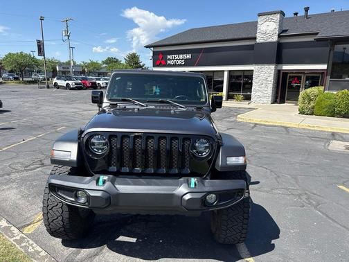 Crystal Metallic 2022 Jeep Wrangler Unlimited Sport