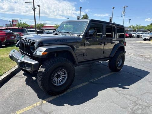 Crystal Metallic 2022 Jeep Wrangler Unlimited Sport