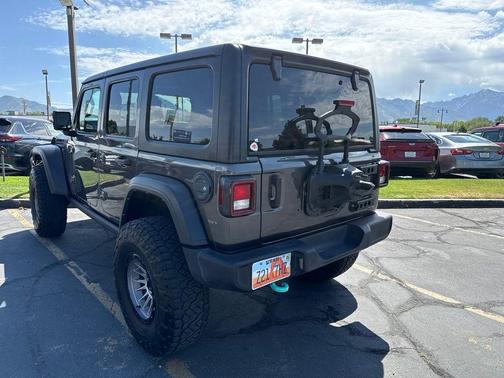 Crystal Metallic 2022 Jeep Wrangler Unlimited Sport