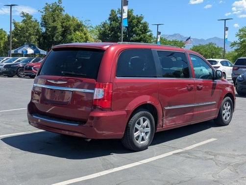 2012 Chrysler Town & Country Touring
