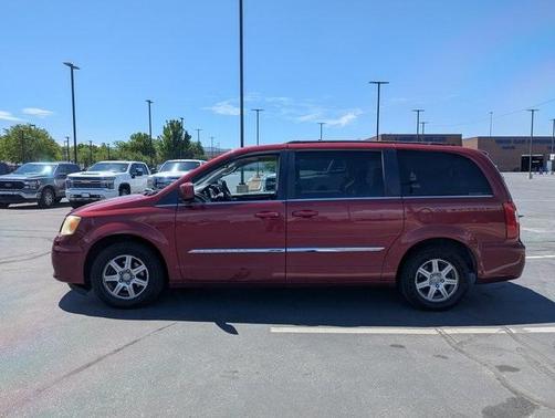 2012 Chrysler Town & Country Touring