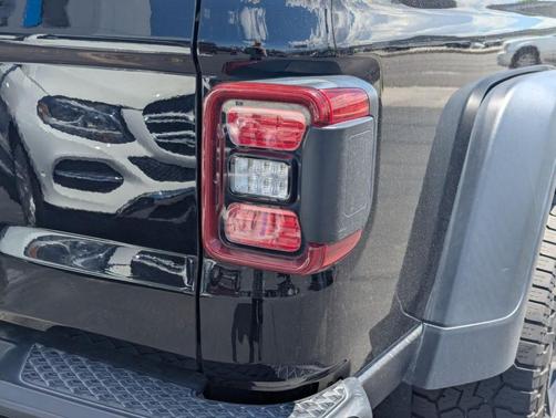 Black Clearcoat 2021 Jeep Gladiator Mojave