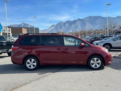 2015 Toyota Sienna LE