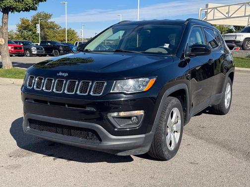 Diamond Black 2018 Jeep Compass Latitude