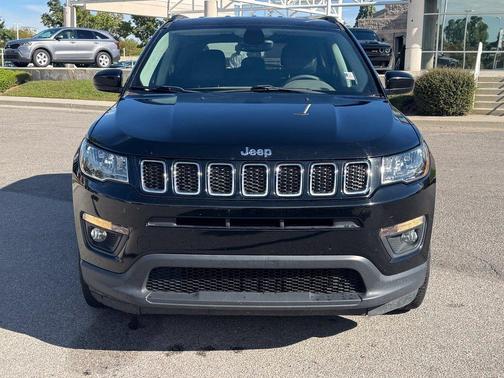 Diamond Black 2018 Jeep Compass Latitude
