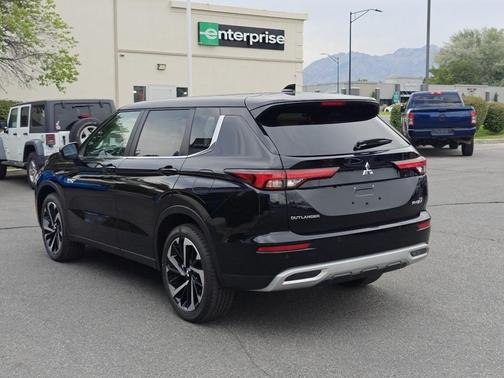 2025 Mitsubishi Outlander PHEV SE