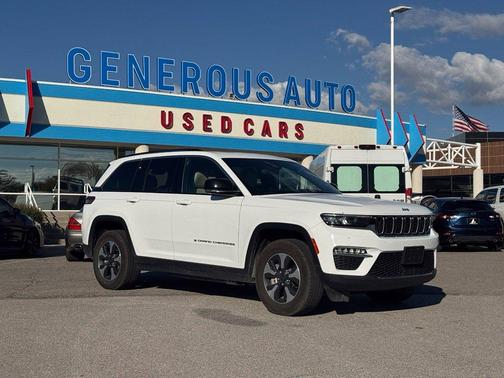 Bright White Clearcoat 2024 Jeep Grand Cherokee 4xe Base