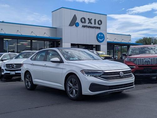 Opal White Pearl Effect 2024 Volkswagen Jetta 1.5T SE