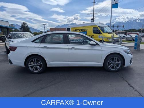 Opal White Pearl Effect 2024 Volkswagen Jetta 1.5T SE