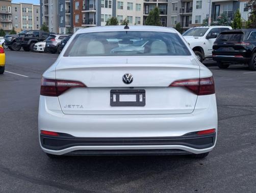 Opal White Pearl Effect 2024 Volkswagen Jetta 1.5T SE