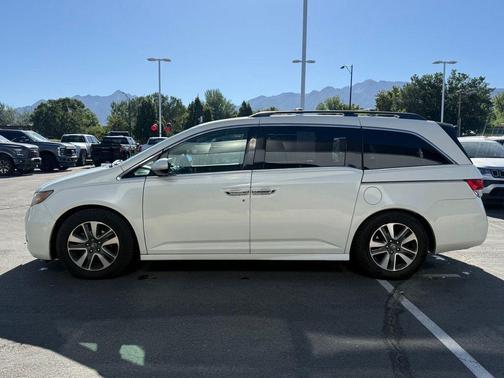 White 2016 Honda Odyssey