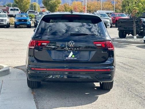 2022 Volkswagen Tiguan 2.0T SE R-Line Black