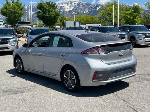 2021 Hyundai IONIQ Plug-In Hybrid SEL
