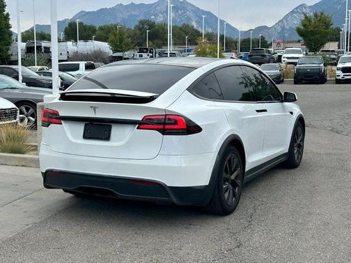 2022 Tesla Model X Base