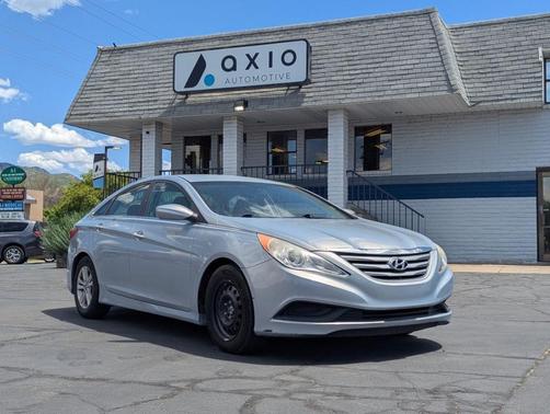 Iridescent Silver Blue Pearl 2014 Hyundai SONATA GLS