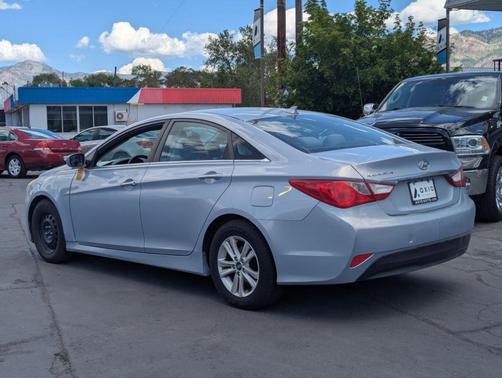 Iridescent Silver Blue Pearl 2014 Hyundai SONATA GLS