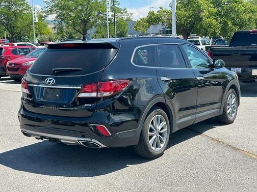 2017 Hyundai SANTA FE SE