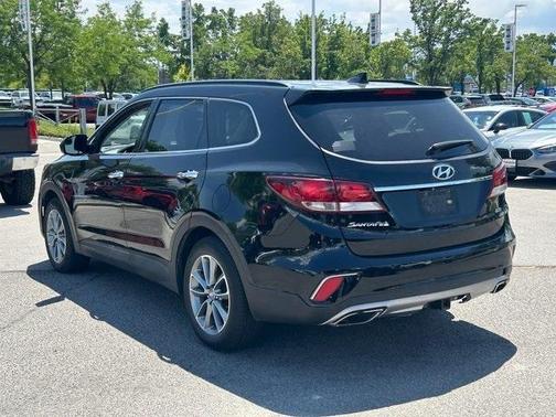 2017 Hyundai SANTA FE SE