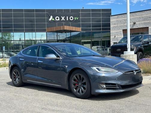 2020 Tesla Model S Performance