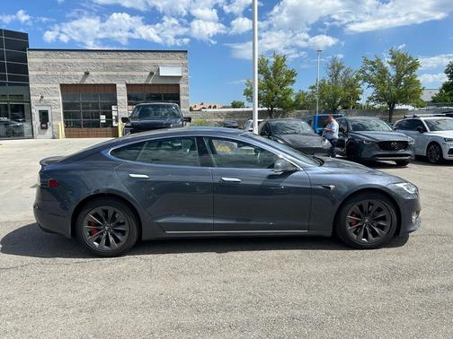 2020 Tesla Model S Performance