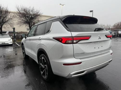 2025 Mitsubishi Outlander PHEV SEL