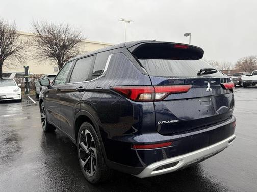 2025 Mitsubishi Outlander PHEV SE