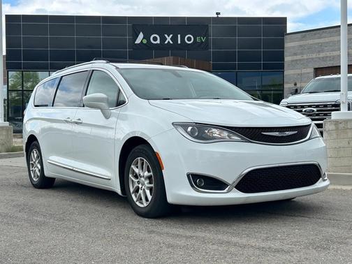 2020 Chrysler Pacifica Touring-L