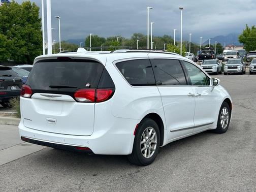 2020 Chrysler Pacifica Touring-L