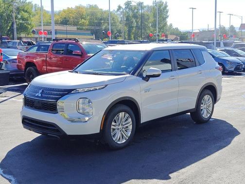 White 2025 Mitsubishi Outlander PHEV ES