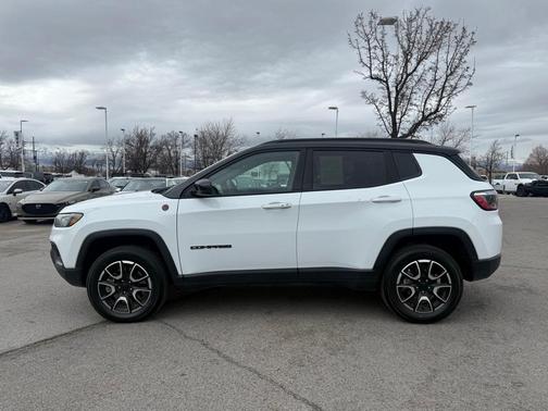 2024 Jeep Compass Trailhawk