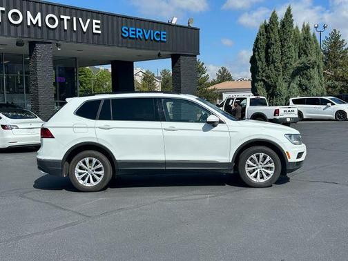 Pure White 2018 Volkswagen Tiguan 2.0T SE