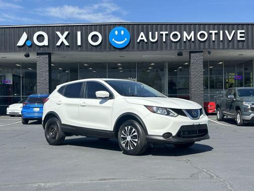 Glacier White 2019 Nissan Rogue Sport S
