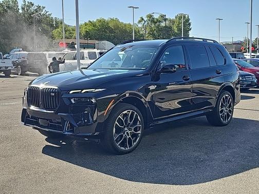 2025 BMW X7 M60i