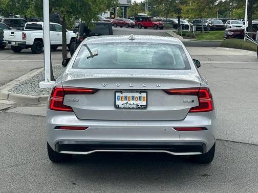 2024 Volvo S60 B5 Plus Dark Theme