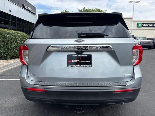 Silver Metallic 2020 Ford Explorer XLT
